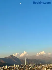 Departamento en Ñuñoa, excelente ubicación, frente metro y a pasos del barrio italia - Image 3