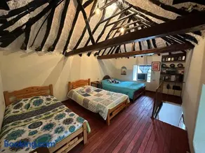 Cabaña con excelente ubicación y zona verde. - Image 2