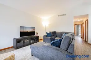 Comfort Awaits at Cozy Get Away - Dog Friendly - Image 5