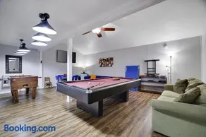 Gloria's Hot Tub Game Room Fire Pit - Image 1