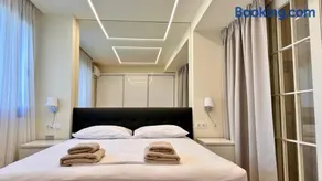 Elea Verde Blu Apt - Image 2
