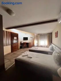 Family Hotel Square - Image 5