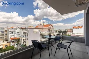 Anatoli Urban Apartment with private parking - Image 4