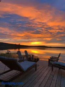Algonquin Island 'Luxe' Cottage at the edge of the Park - Image 3