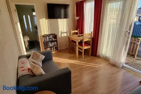 Ecky-Thump pet friendly holiday chalet - Image 2