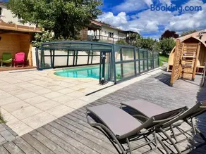 Nid d'amour en Auvergne avec piscine - Image 2