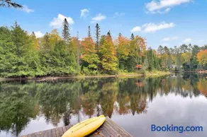 Muskoka Waterfront Cottage with Canoes and Fire Pit - Image 2