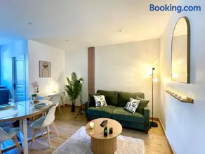 Suite Cinéma - Smart TV - Queen Size - WIFI - Gare 8 min - Image 2