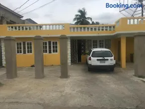 Leslies' Home - Image 5