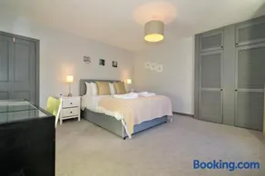 Signature - Burnbank House - Image 2