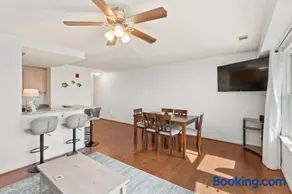 Bayfront Boardwalk Condo w Sunrise Views - Image 5