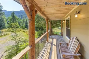 Escape the Tech-connected at Relaxing Elk Meadows - Image 3