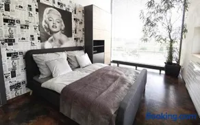 Hollywood Dream - Image 2