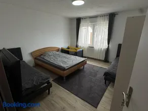 Ganze Wohnung mit großem Parkplatz-Nähe A3 - Image 3