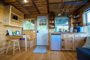 Cabin Getaway - Hot Tub, Scenic Views, Hiking - Image 2