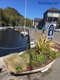 Stunning House in Felinheli Marina - Image 2