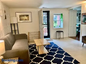 Cozy 1BR in DC 95WalkScore Steps to Cafes Dining Nightlife Grocery Metro - Close to Downtown - Image 2