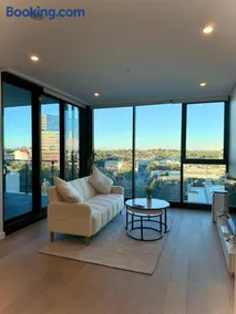 Sydney Private Home - Image 1