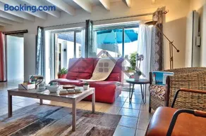 LocaLise - M3A La Maison du pêcheur au Guilvinec - Chambres vue mer - A 20m de la mer située à la pointe de Men Meur - Tout à pied, plage, port, centre, commerces, marché - Wifi inclus - Linge de lit inclus - Jardin clos - En option , ménage et serviettes - Image 3