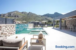 Calma Luxury Villas - Image 2