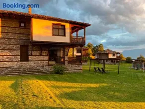 Leshten Guest Homes - Image 1