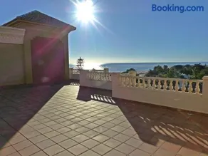 Penthouse with ocean view (6-8 guests) - Image 2