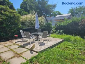 Sunlit Downtown Loft with Private Entry & Patio-1A - Image 3