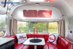 Unique Airstream Retreat - Sleeps 2 - Free Parking - Image 2