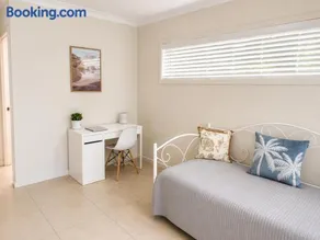 Townhouse Home Away from Home in Maroubra - Image 3