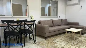 Spacious Apartment Ennasr, S2, Main Street - Image 3