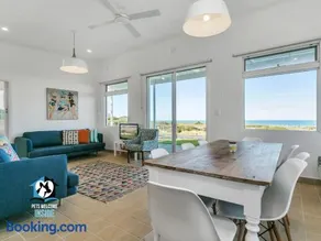Cool Beach “Shack'' + Spectacular Views + Netflix - Image 3