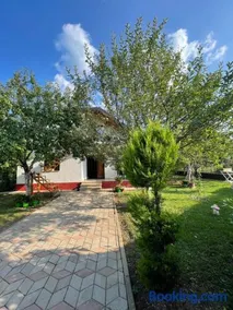 Riza Guest House - Image 1