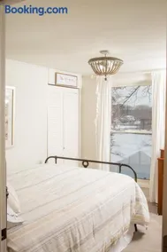 Luxury Lakefront Estate - Image 2