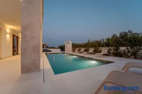 Villa Turnea with heated pool - Image 5
