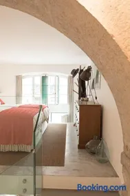 Stylish Tailor Made Flat - Image 2
