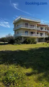 Sunshine House offering spectacular views to Olymp A - Image 1