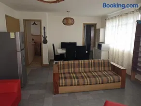 Amplio, cómodo y tranquilo a 10 min del aeropuerto, basilica y centro - Image 3