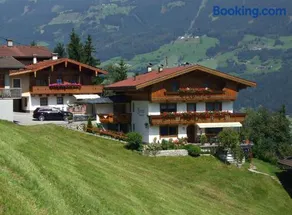 Bloserhof Hauser - Image 1