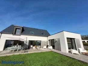 Jolie Maison avec piscine intérieure à 5 minutes des plages - Image 1