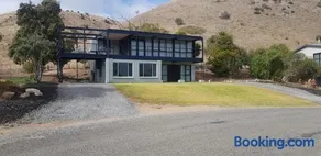 Breeze On Northbay 67 Elizabeth Crescent Carrickalinga - Image 1