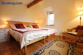 Lough Dan House - Image 3