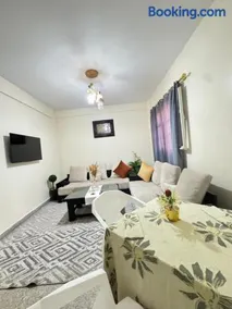 Only 5-minutes walk to airport, your perfect choice for an early or late flight - Image 2