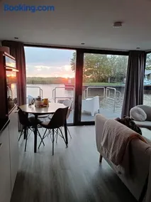 Uniek overnachten in een Tiny House op de Appelhof - Image 2