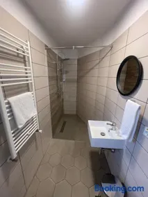 Rooms - Image 3