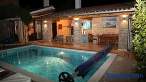"Art House" Rovinj-Holiday Home with Private Heated Pool - Image 3