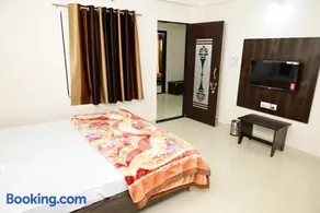 Hotel Chandram 966o9o1oo6 400mtr from shreenathji temple By SK - Image 4