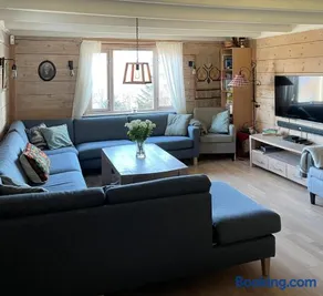 Secluded Holiday Home, With private beach - Image 3