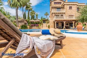 Cubo's Villa Los Dos Reyes - Image 4