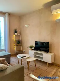 Maison de ville à Souillac avec parking privé - Image 3