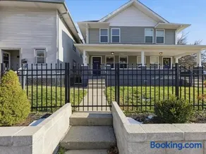 Prime Downtown Indy House Close to DT Indy - Image 2